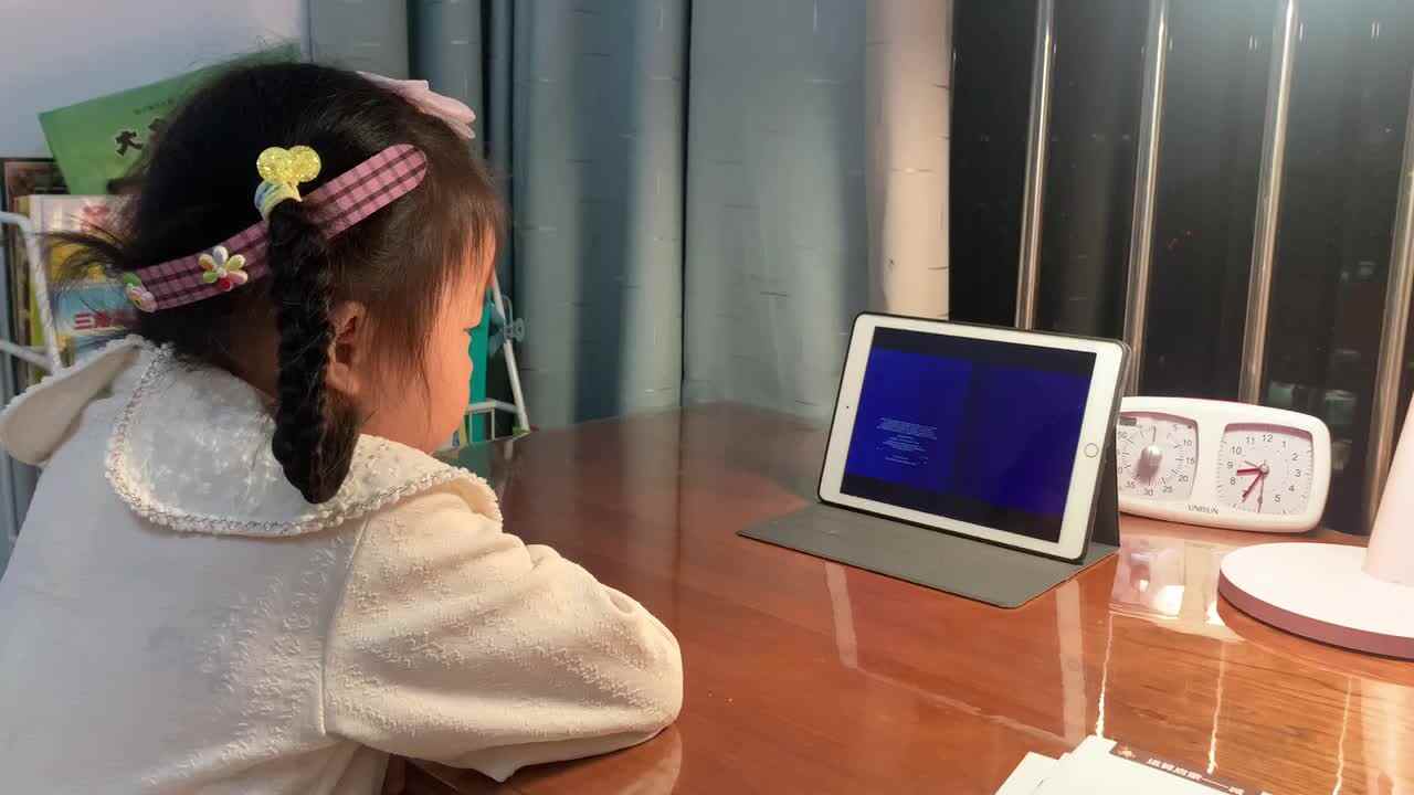 20230513陈彦兮闯关练习《看上去像打翻的牛奶》