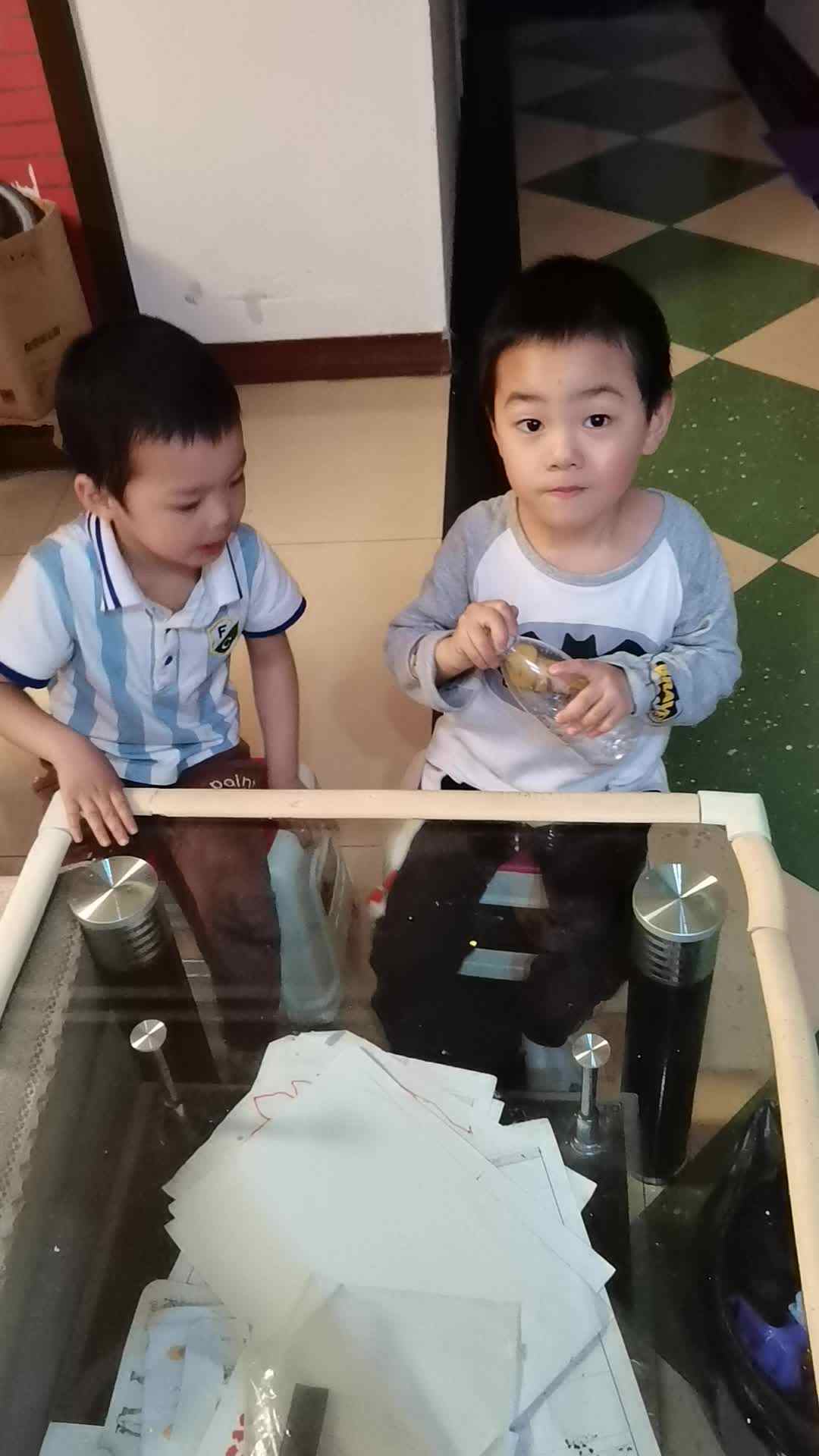 VID_20230502_201700.mp4