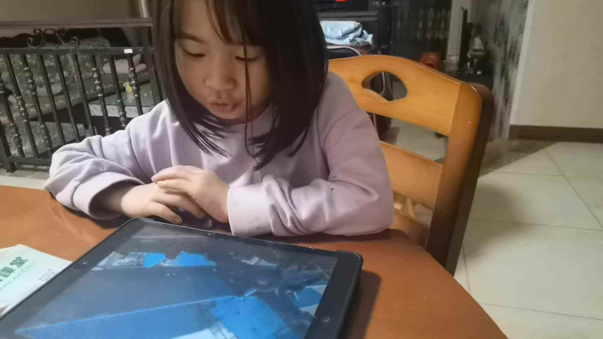 观看（重庆工业博物馆）介绍视频5.14