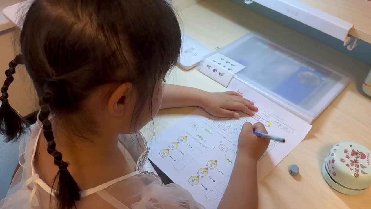 春天的歌声——惟妙惟笑