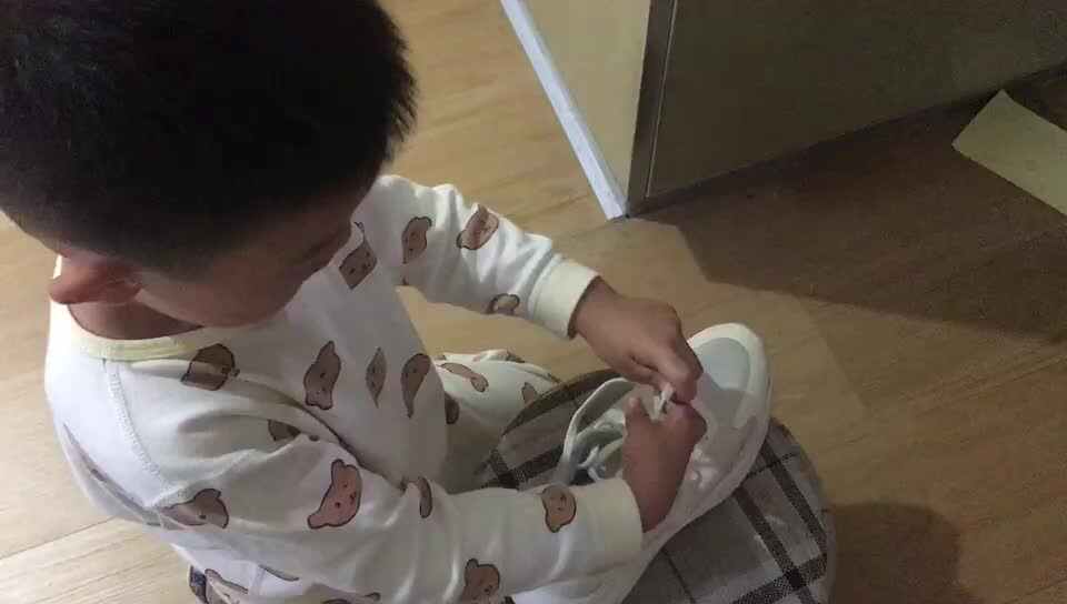 20230603中A班郭睿珩-系鞋带.mp4
