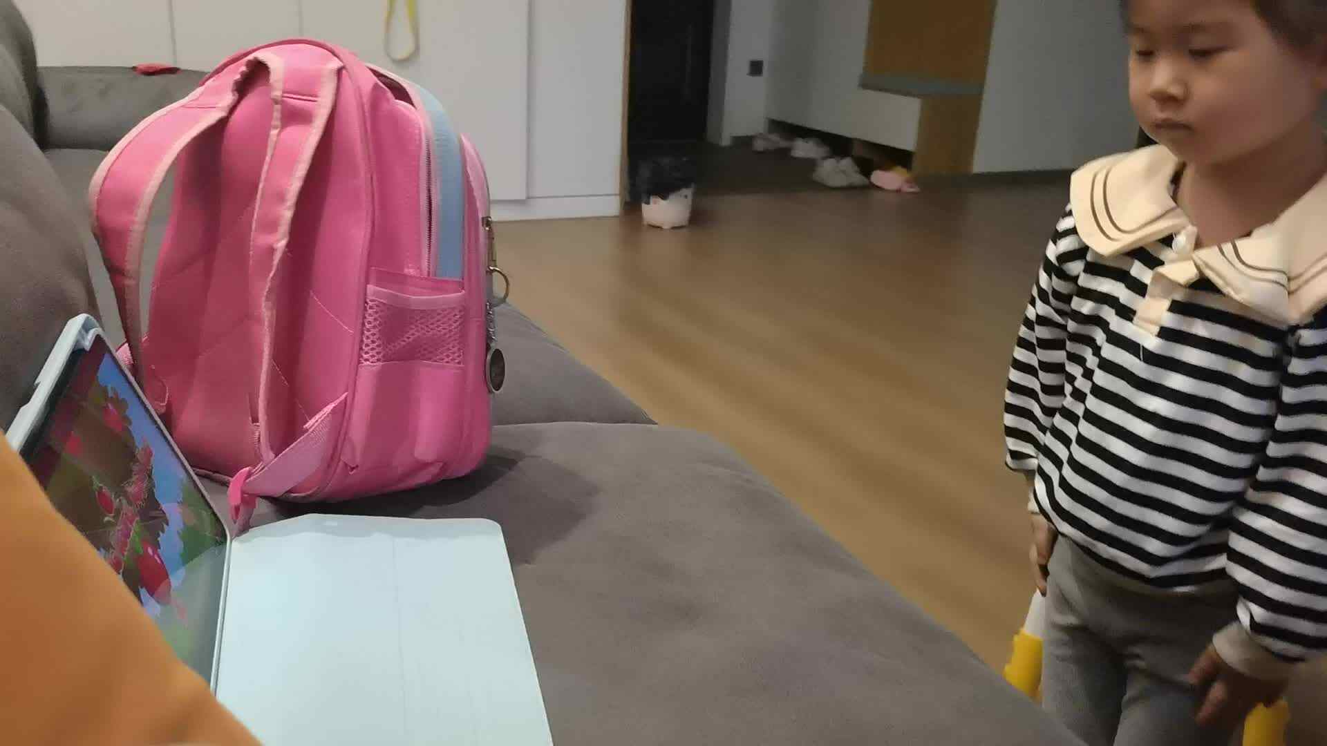 apple round apple red.mp4