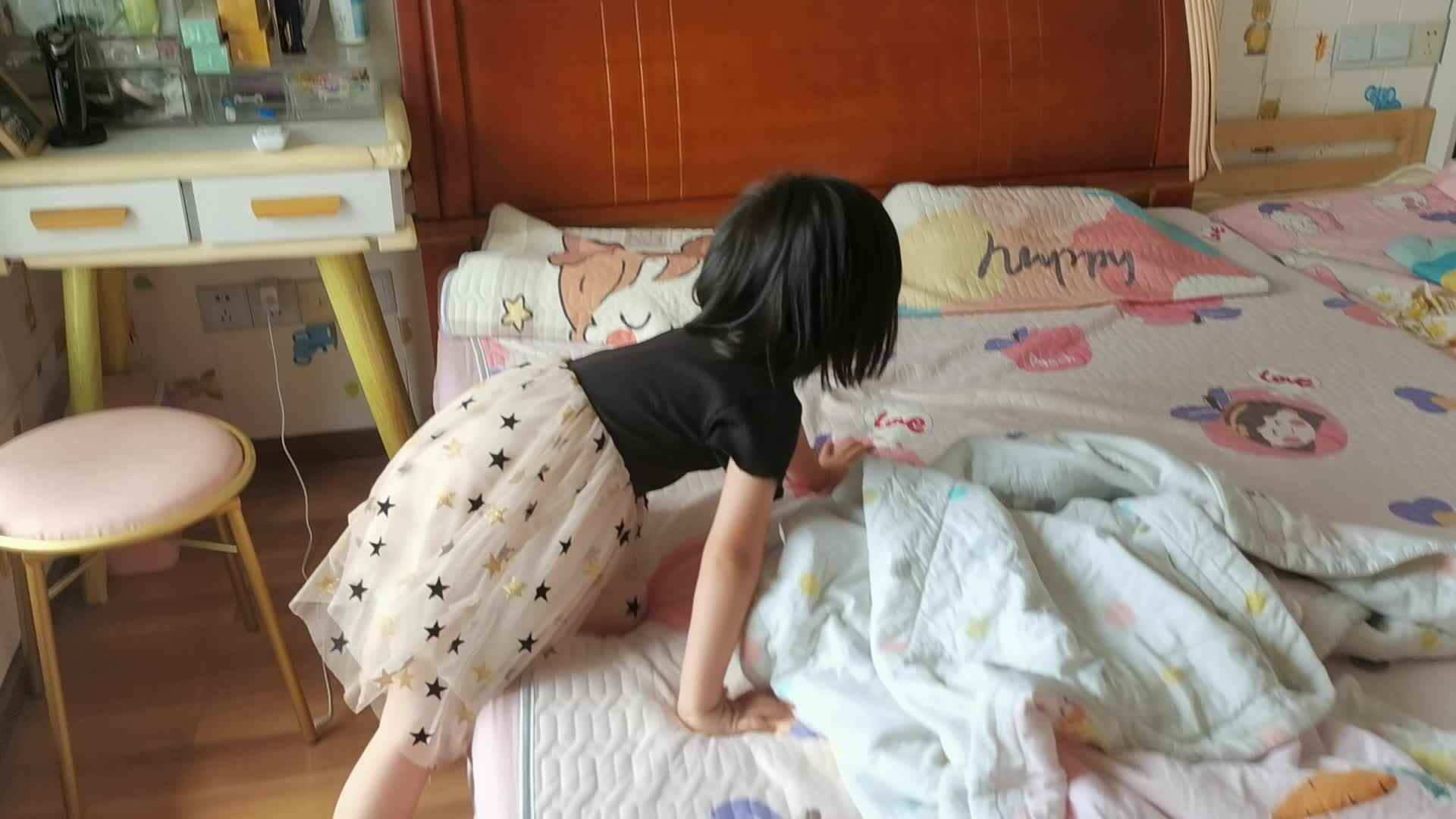 整理床铺.mp4
