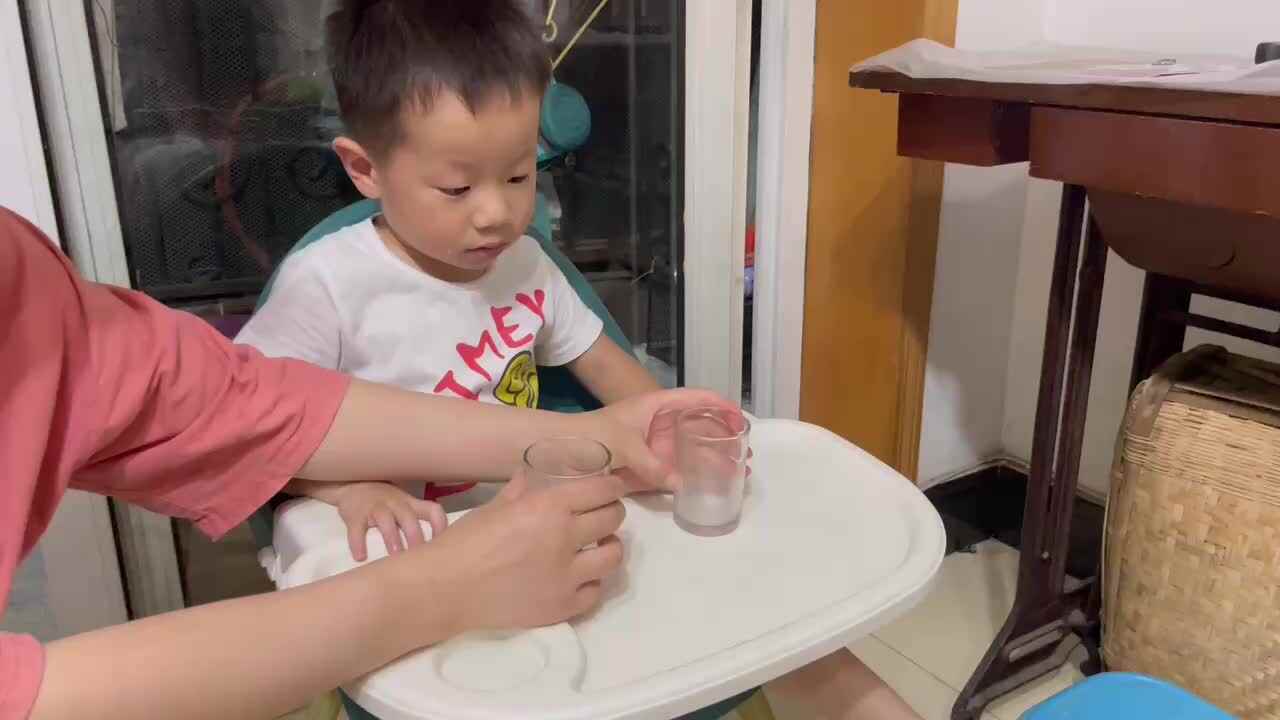 小A班 钟昊彦 《科学实验：纸片大力士》.MOV