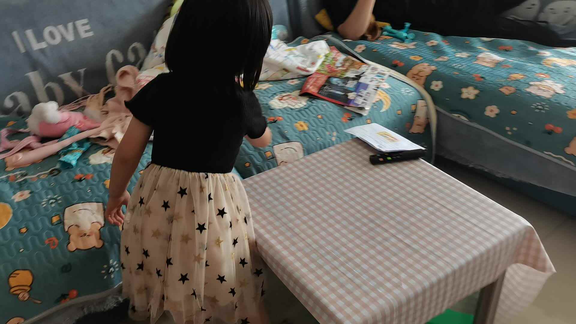帮爸妈做力所能及的事-擦桌子.mp4
