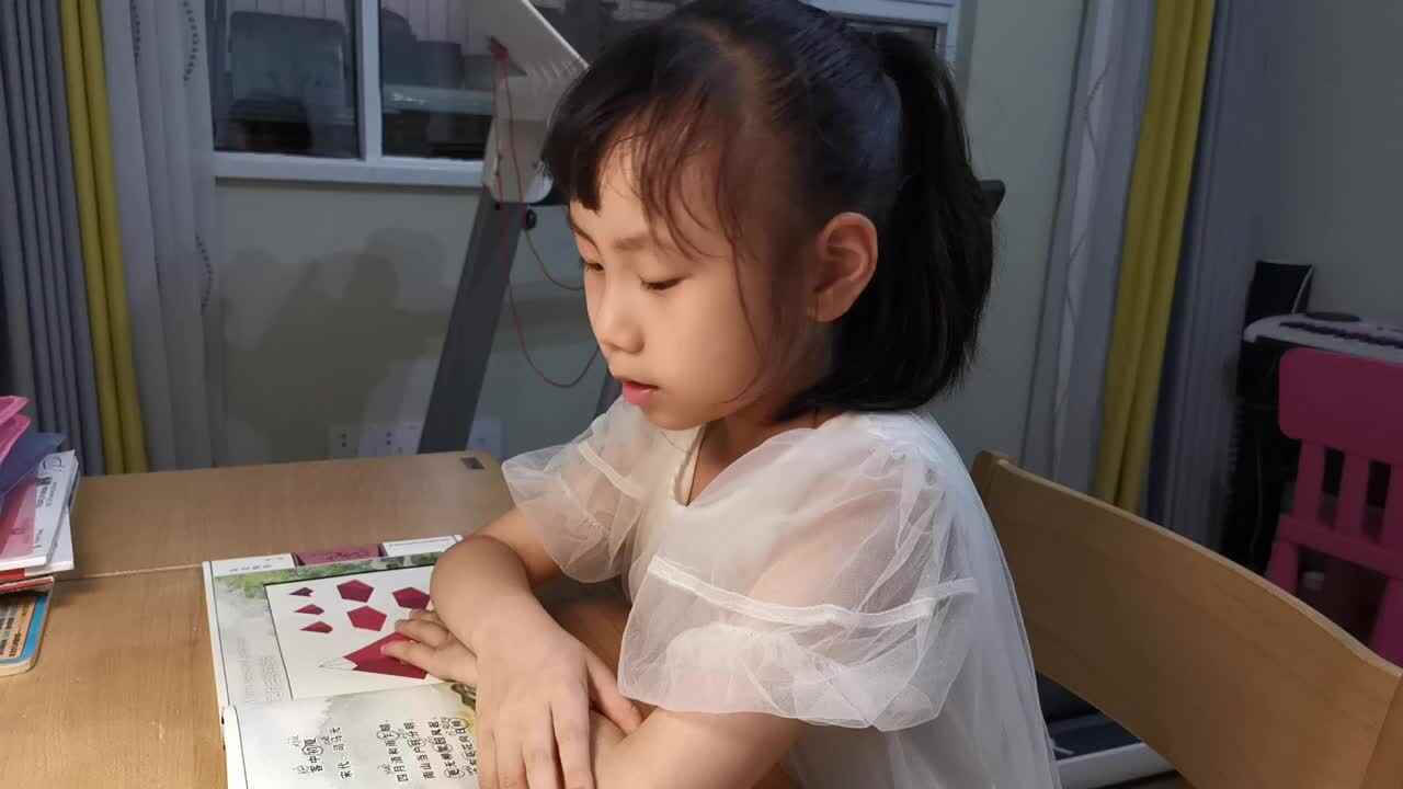 2023级B班徐瑾歆闯关练习20230610古诗《客中初夏》.mp4
