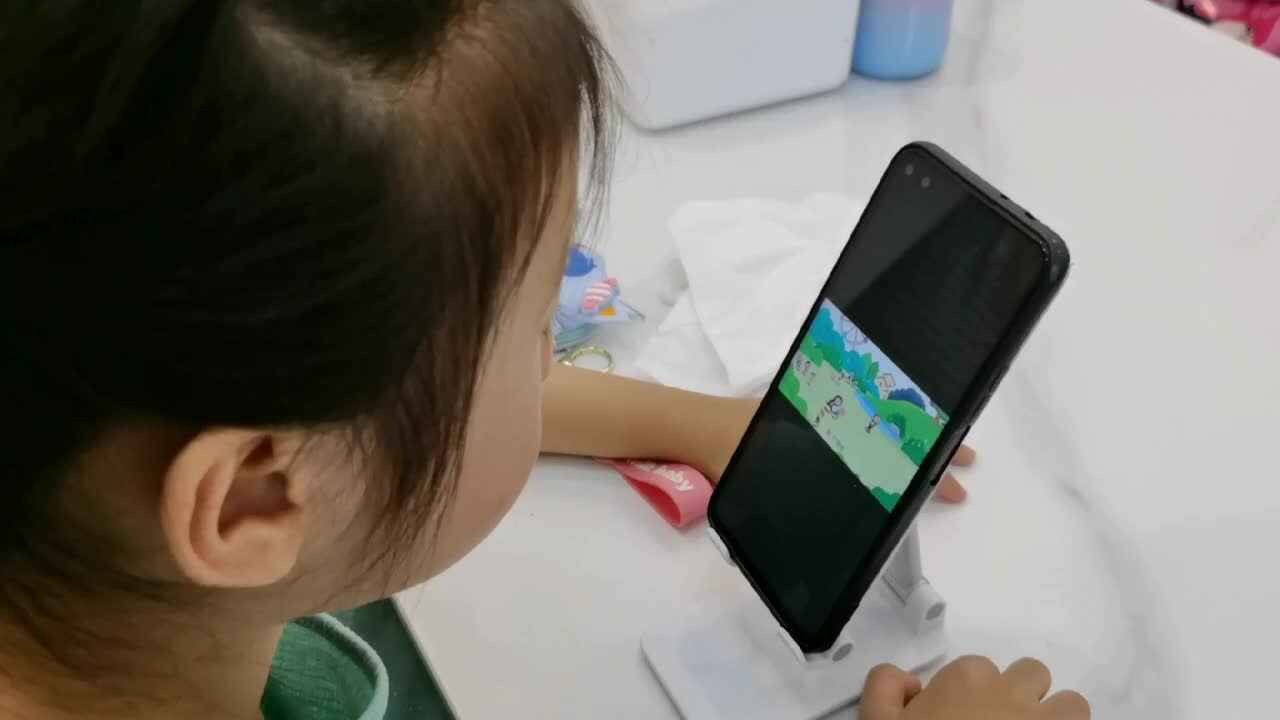 6.8观看安全视频《雷雨天气怎么办》