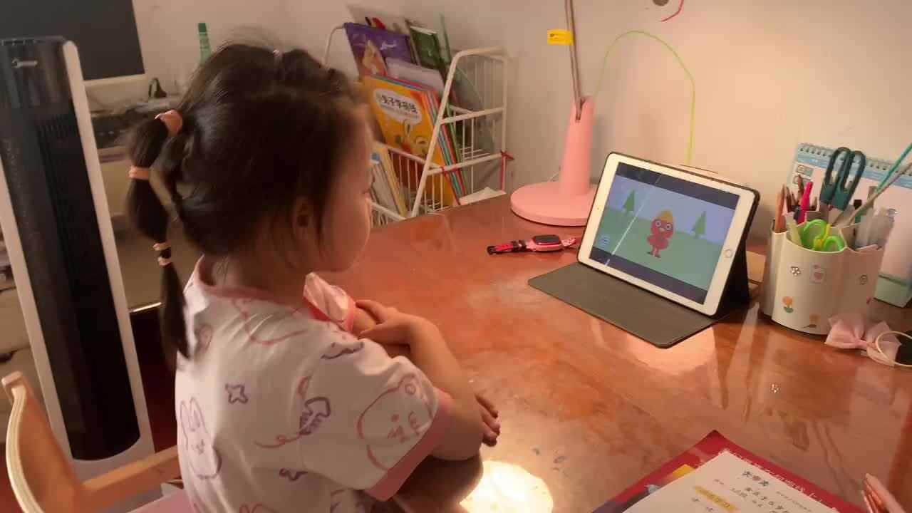 20230708陈彦兮闯关练习观看儿歌《一根小手指》