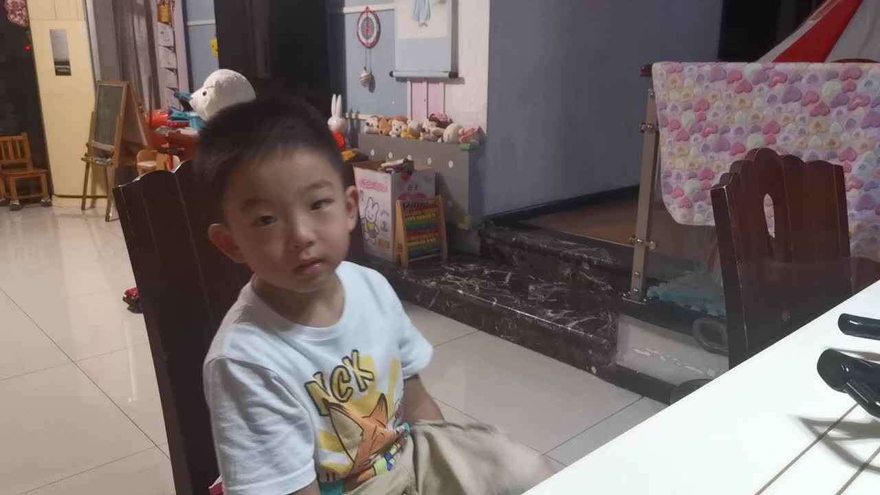 VID_20230821白梓辉《螳螂捕蝉，黄雀在后》.mp4