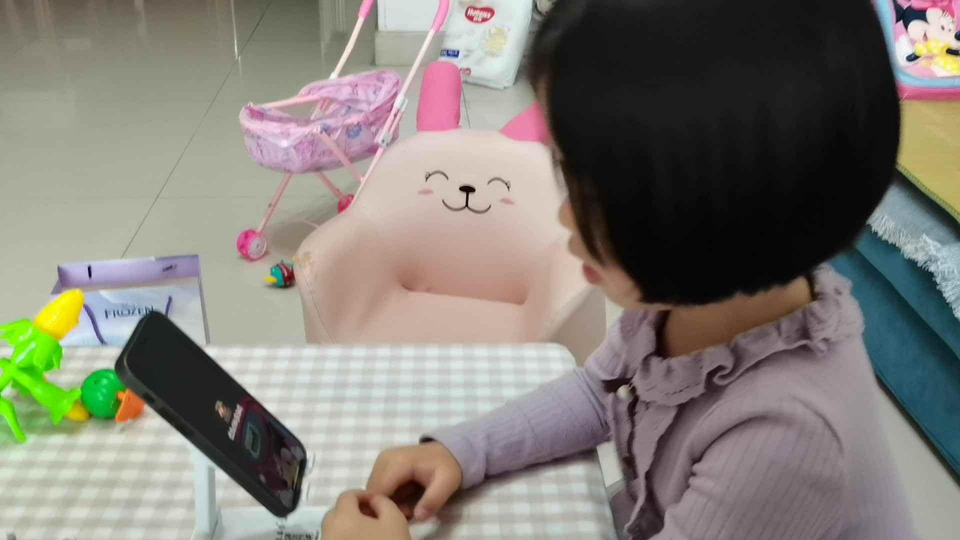 观看视频《重庆两江影视城》.mp4