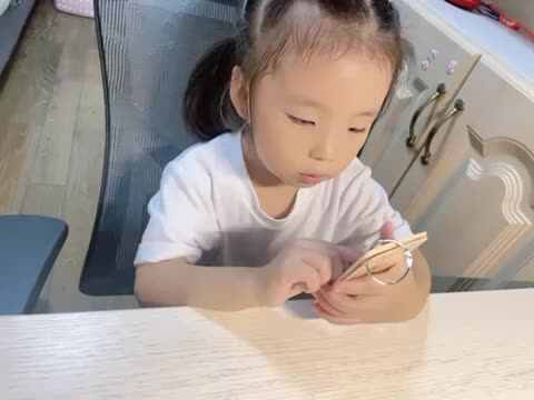 大B班 蒲依诺 2023.9.20复习汉字 “叶.水.土.竹.方.圆.尖”.MOV