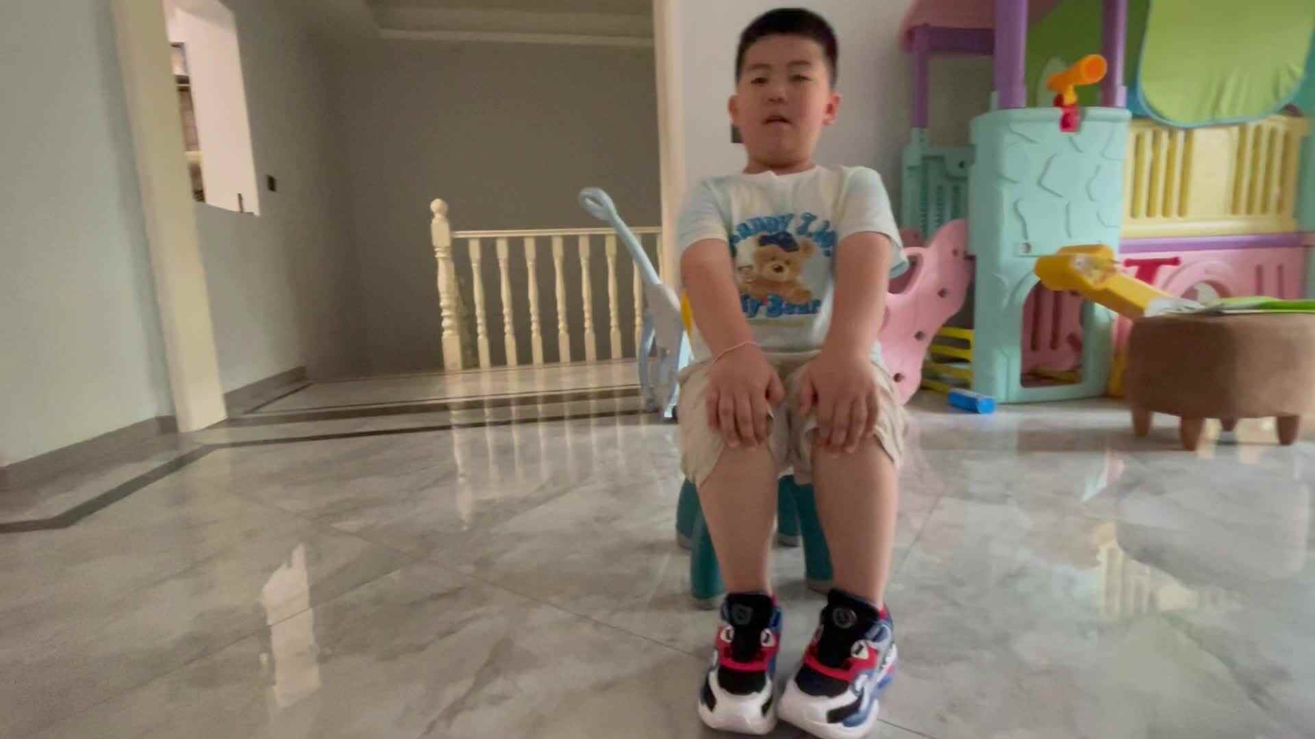 恺恺坐姿训练