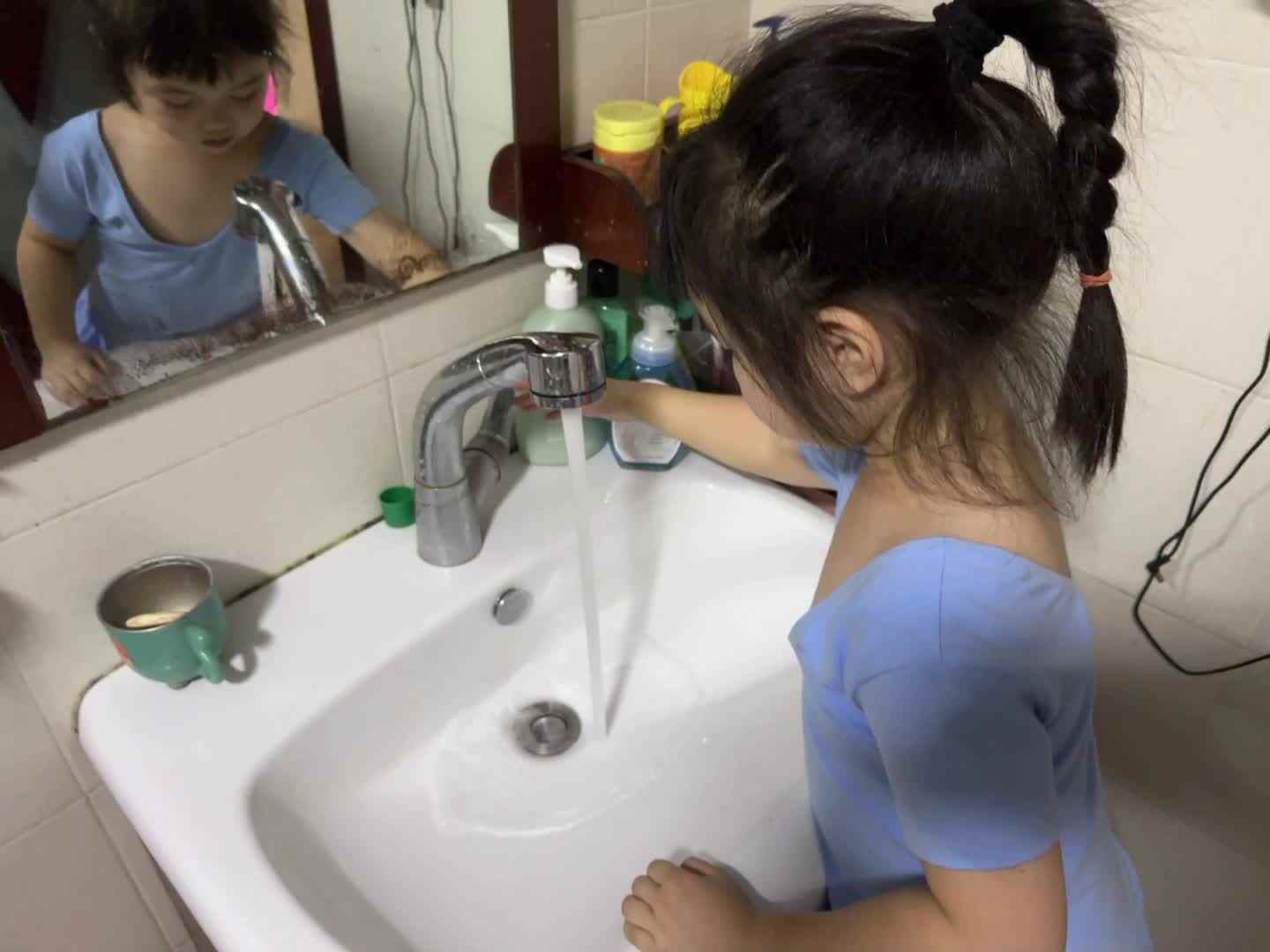2023年9月7日中B班舒琳芯洗手练习
