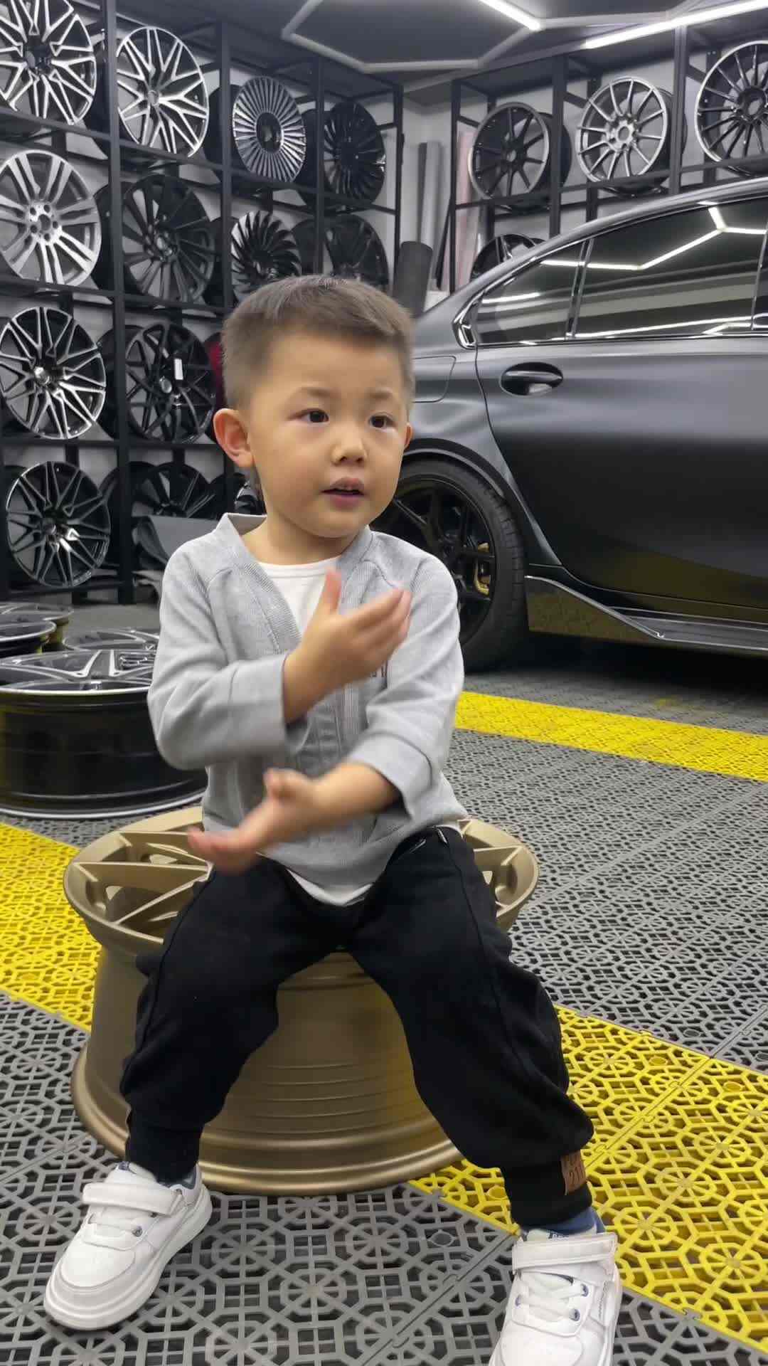 小A班 孙洛轩 大象洗澡背读 背书包练习