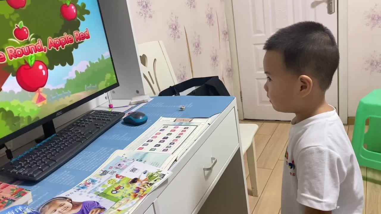 中B班吕子垚（Apple round。Apple red）20230922.MOV