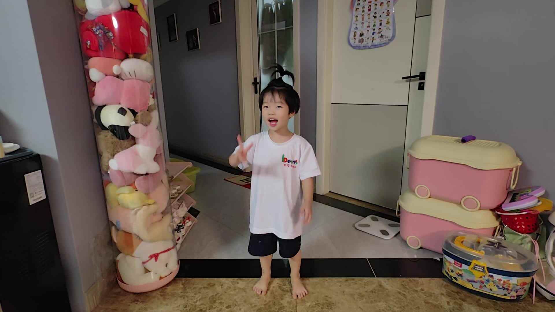 中B班徐子伊自我介绍