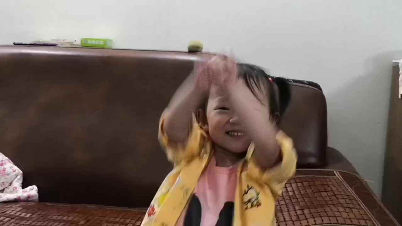 中A班李盈莹 学唱国歌
