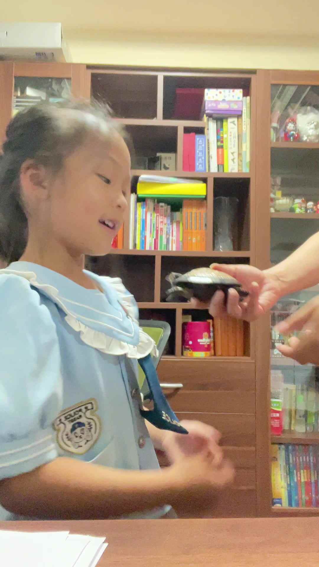9.5屠钰婷练习《接物礼仪》.mov