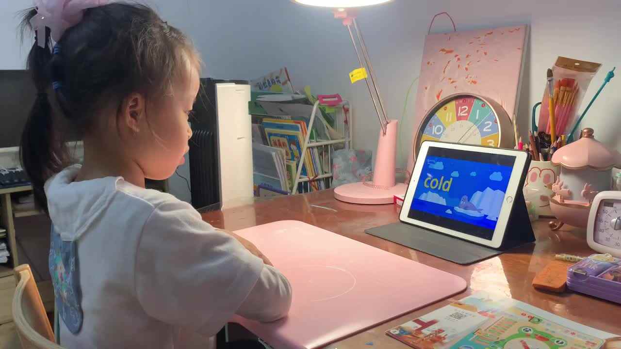 20230927陈彦兮闯关练习观看视频《四季》和《天气》