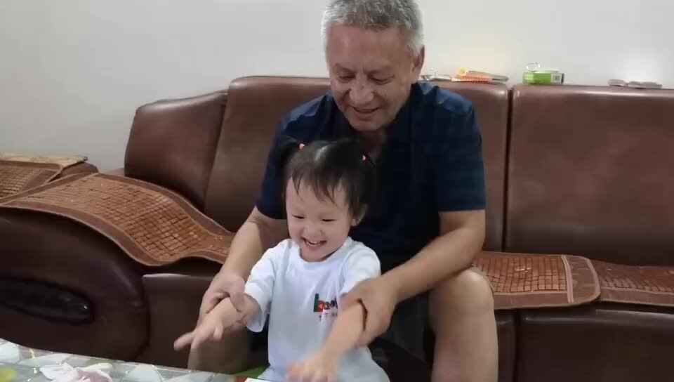 中A班 李盈莹 太阳眯眯笑