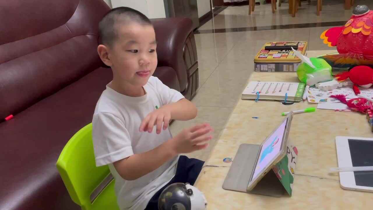 2023.9.20-音舞游戏《太阳眯眯笑》—胡焌一