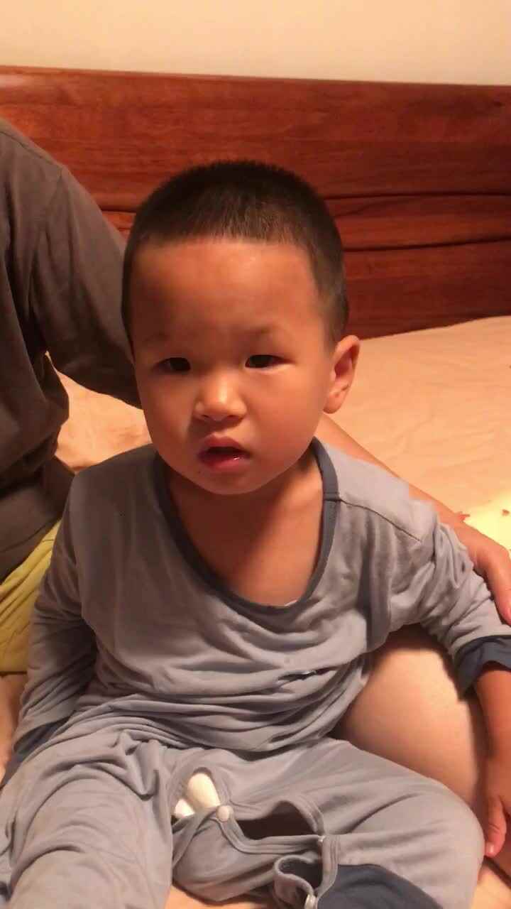 乐乐背弟子规trim.2FEB253E-6F3A-45F2-8A38-80766D790FFD.MOV了