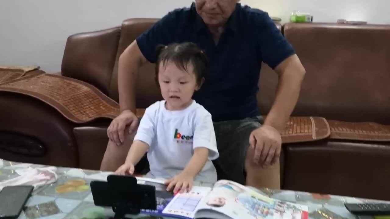 中A班 李盈莹 太阳眯眯笑