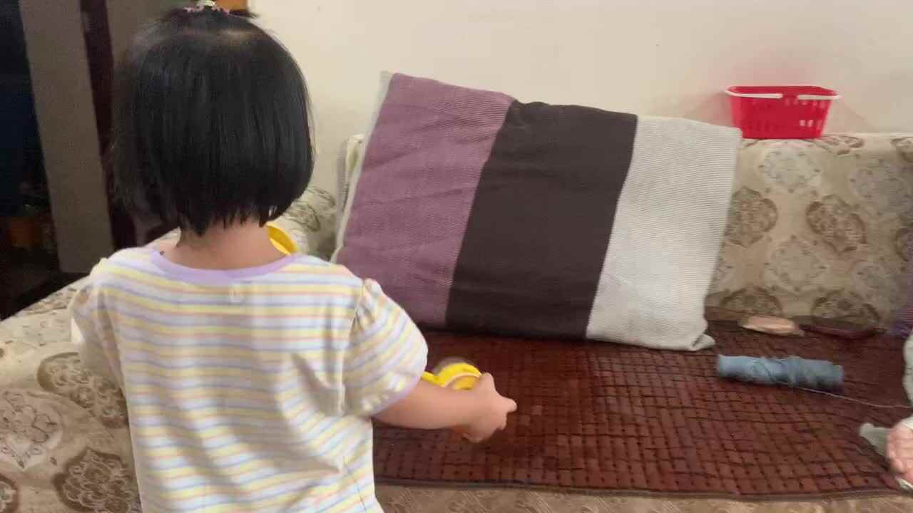 小A班20230904张艺涵生活教育练习.MOV