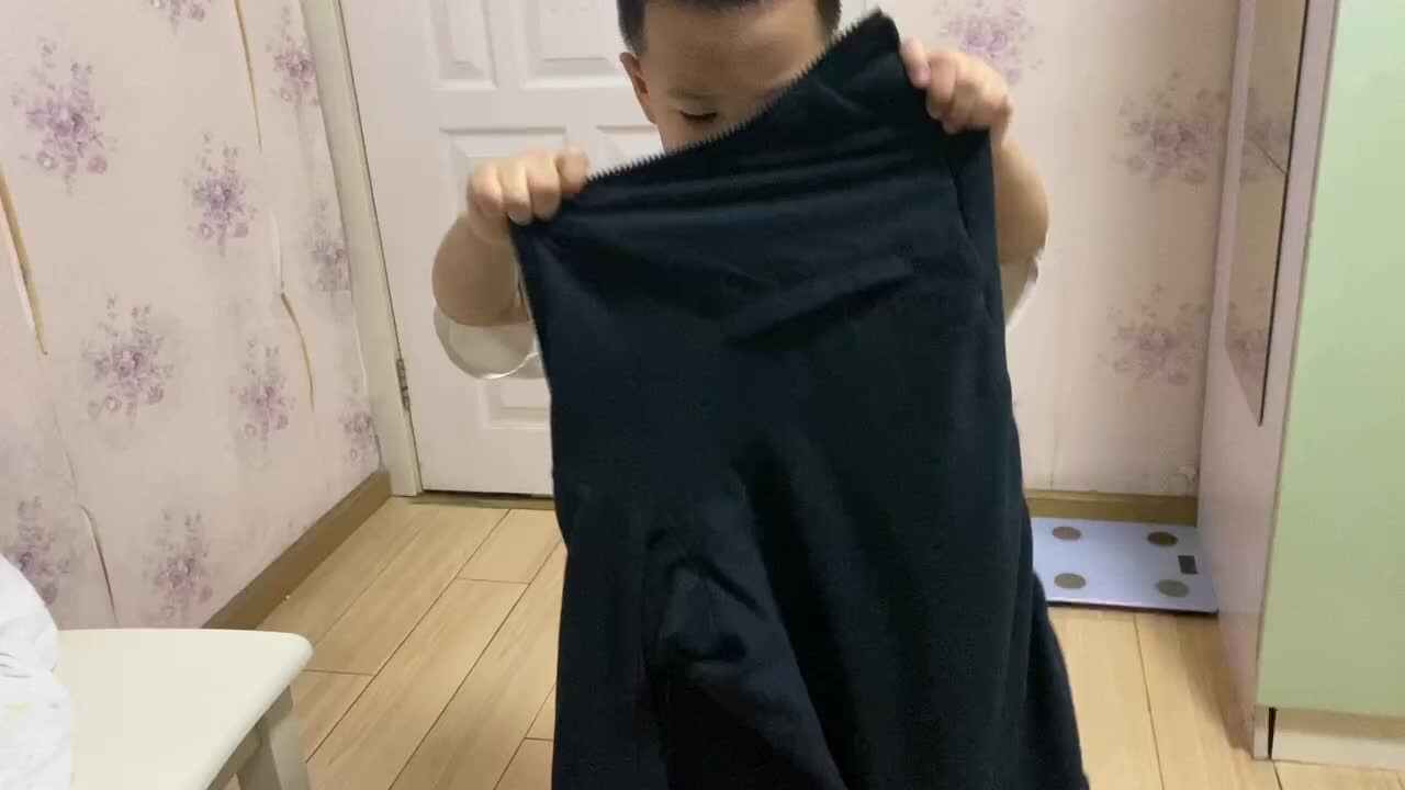 中B班吕子垚（穿脱衣服）20230927.MOV