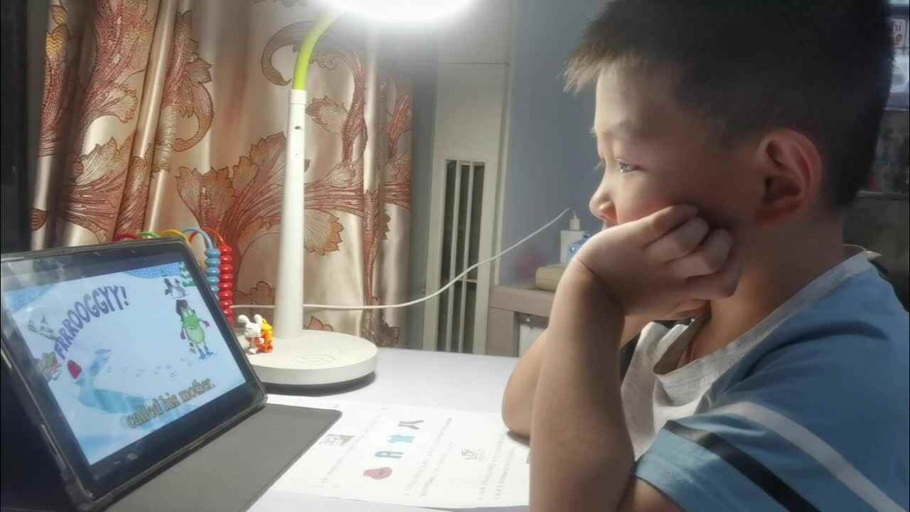 看绘本 不同天气穿不同衣服.mp4