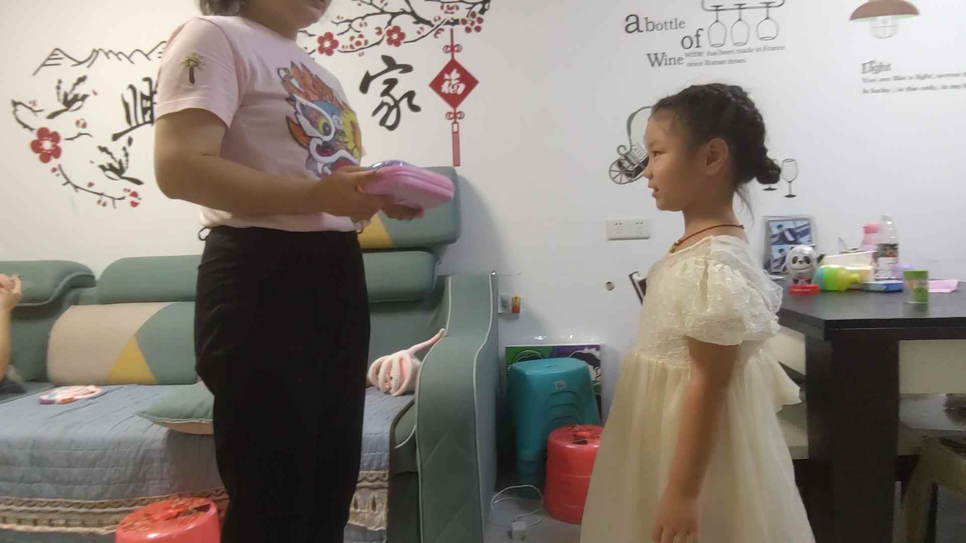 2023.9.5礼仪训练《递接物品》