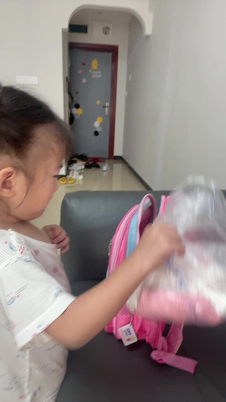 中B班李曦蕊 整理书包