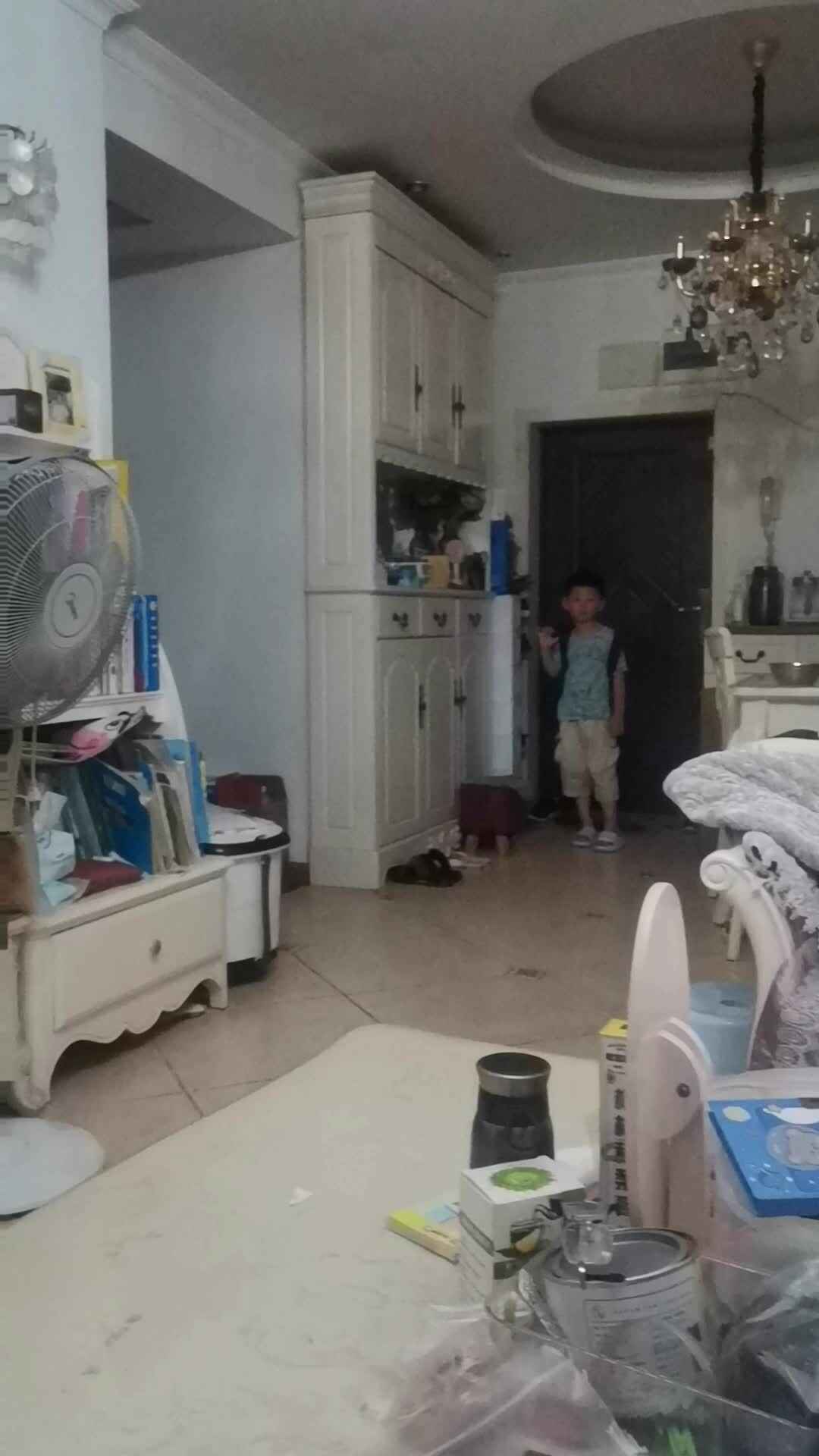 分类整理书包物品.mp4