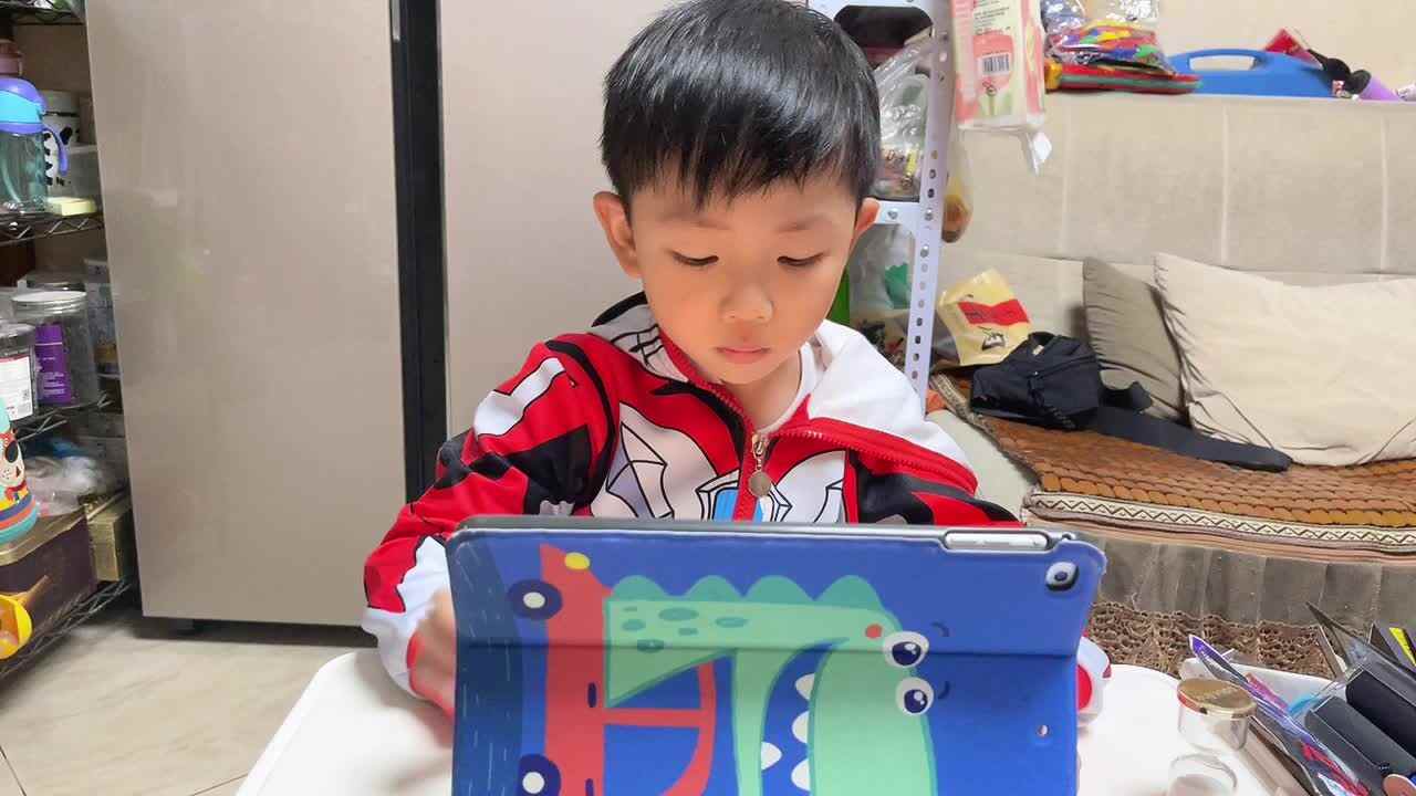 2023.10.25观看英文儿歌《My House》