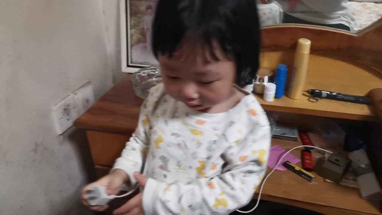 小A班2023.10.16张艺涵-插座的秘密.mp4
