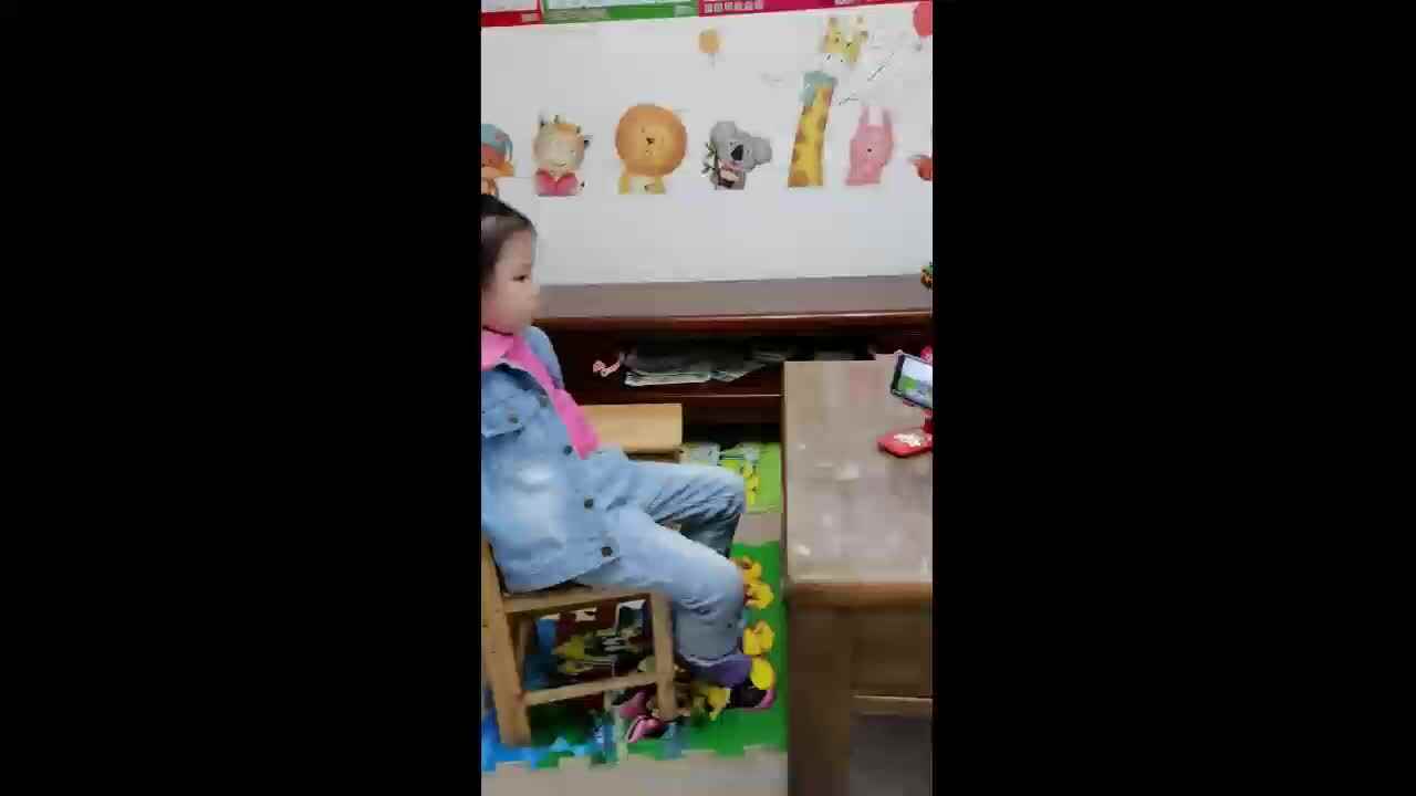 中B班10月21张芷萱观看视频《生态农场》