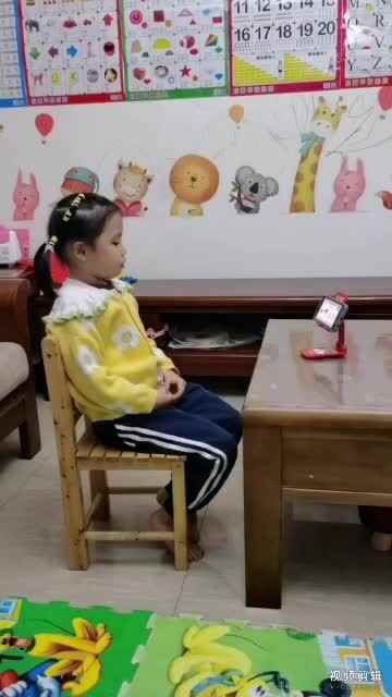 中B班10月21张芷萱观看视频《朗读示范2》