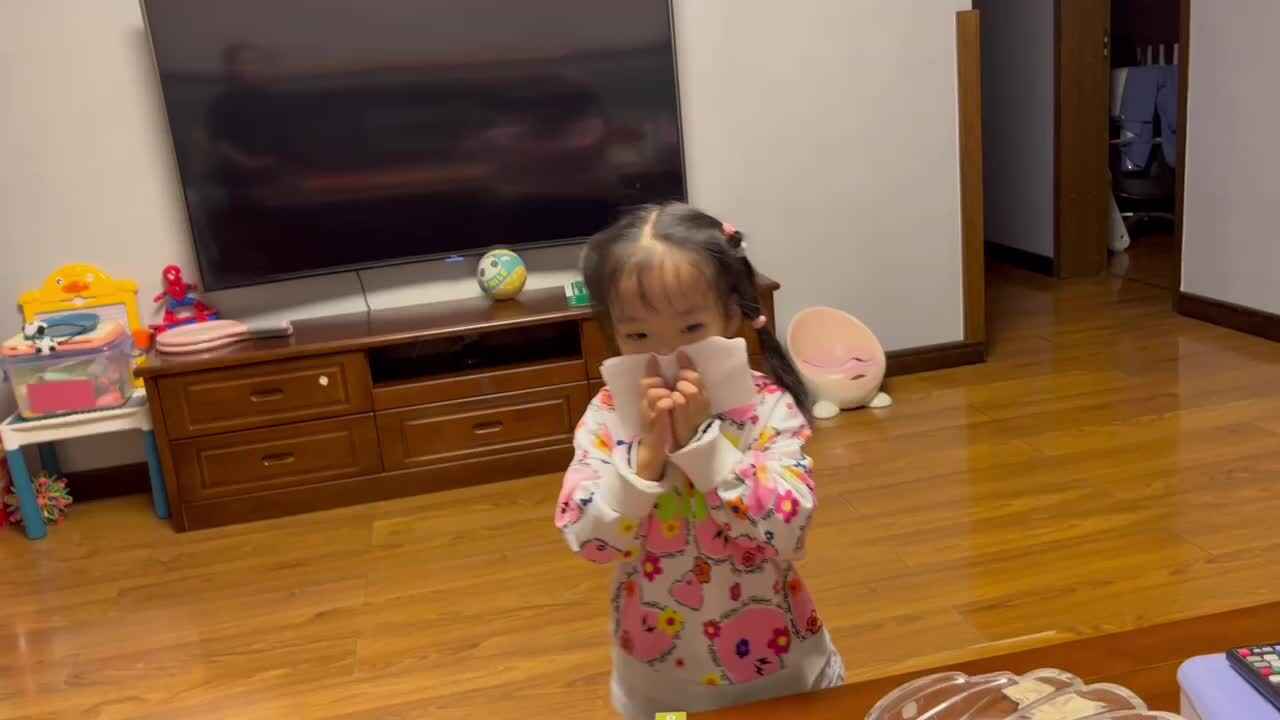 中B班李茵琪练习擤鼻子.MOV