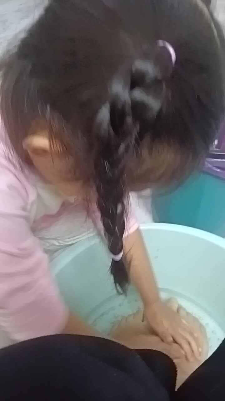 重阳节回家给妈妈洗脚