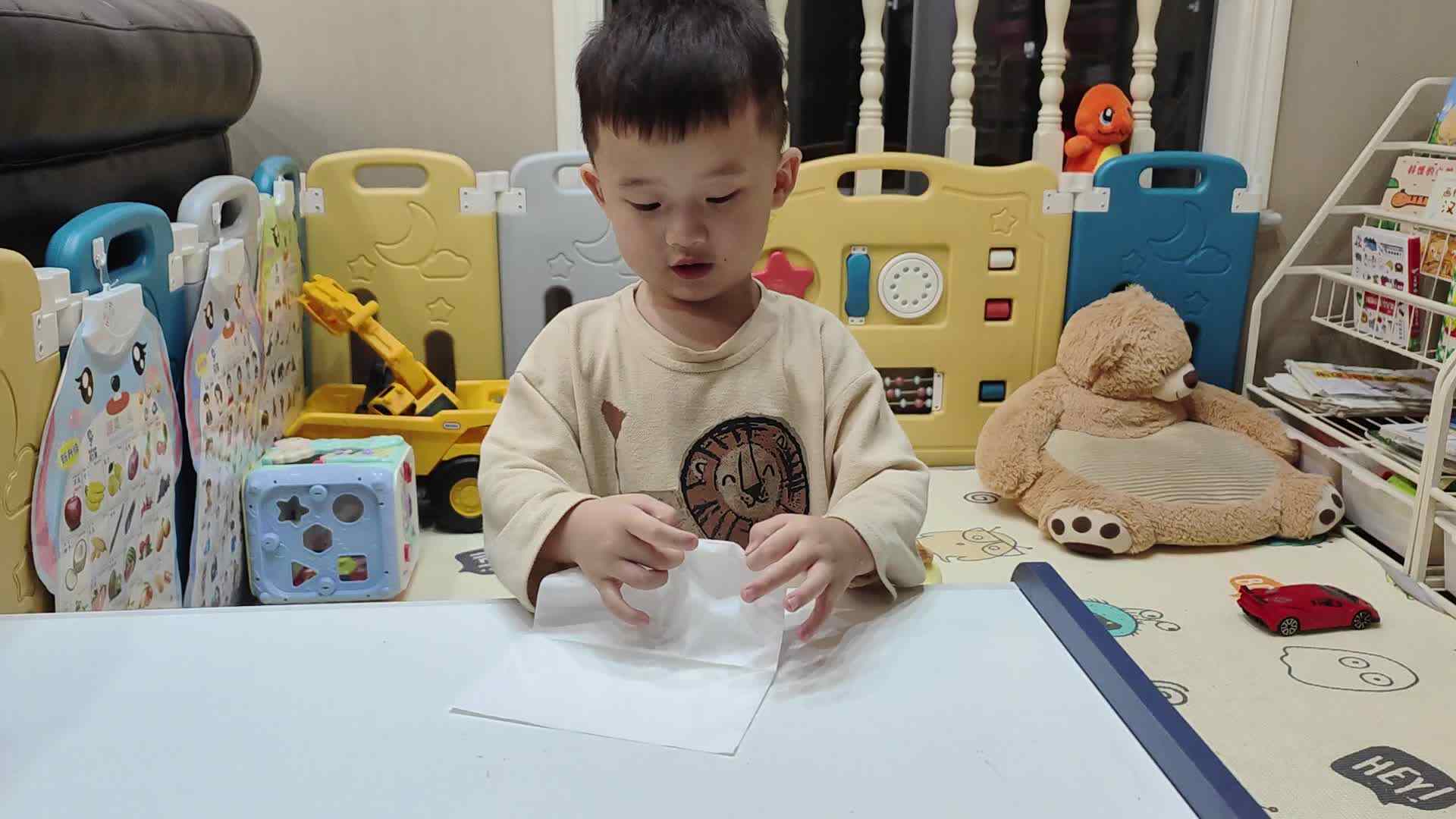 小A班2023.10.17李楷延——生活教育练习擦嘴巴.mp4