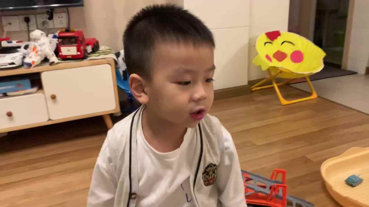中B班杨育寒说电梯安全注意事项