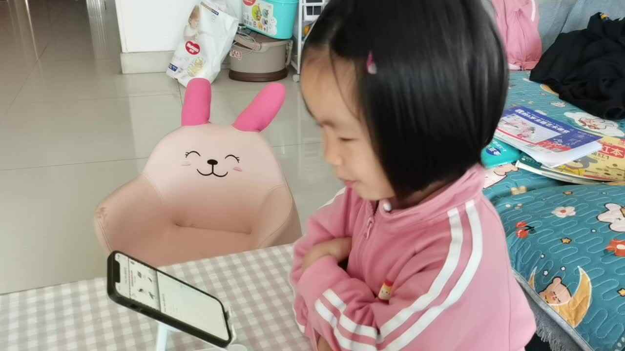 跟读《Fairy Tales 朗读示范》.mp4