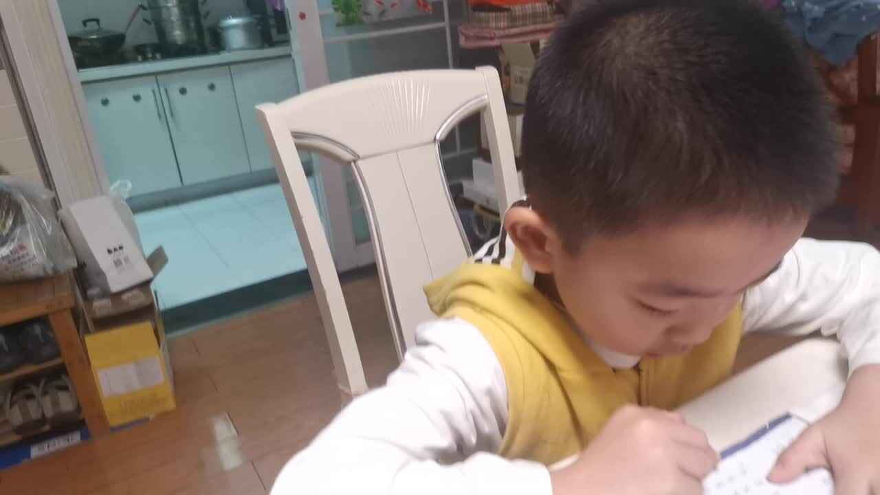 20231024白梓辉读拼音8.mp4