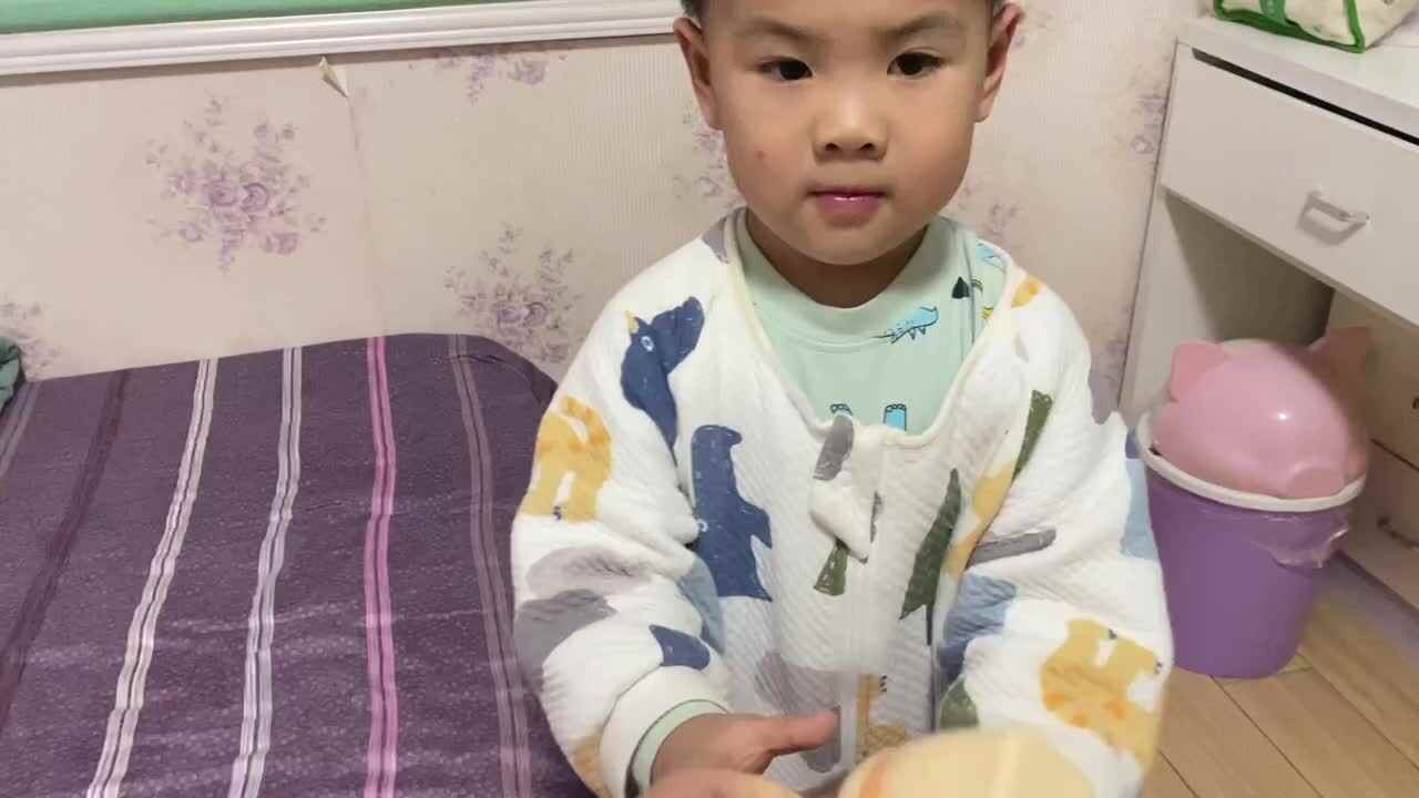 中B班吕子垚（接拿东西）20231009.MOV