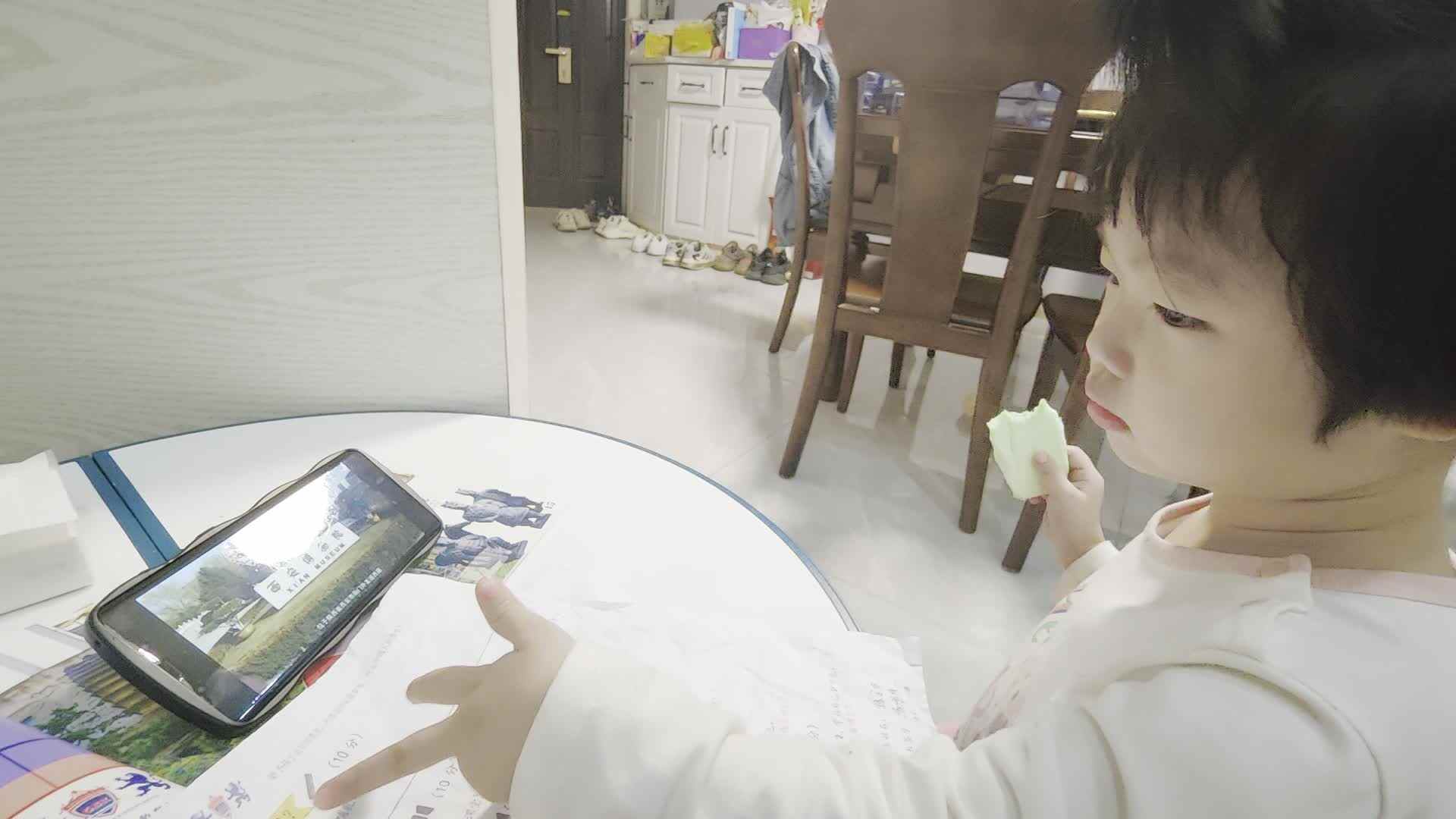 中B班徐子伊看视频探秘《西安博物馆》