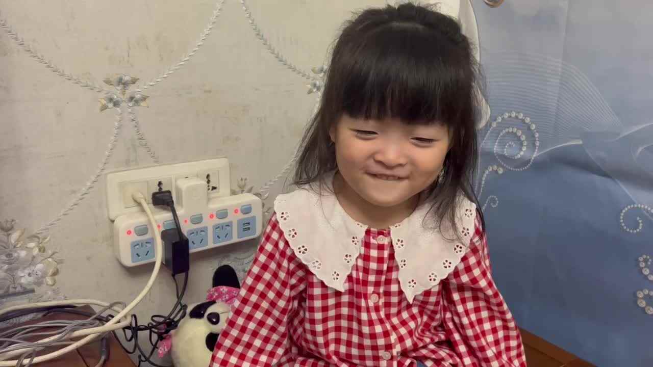 小A班2023.10.16艾琰茹—插座的秘密