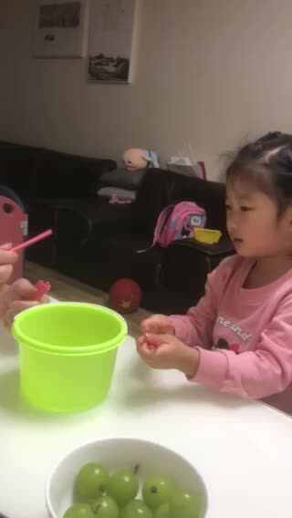 中b班宁汐言比较“1”和“许多”