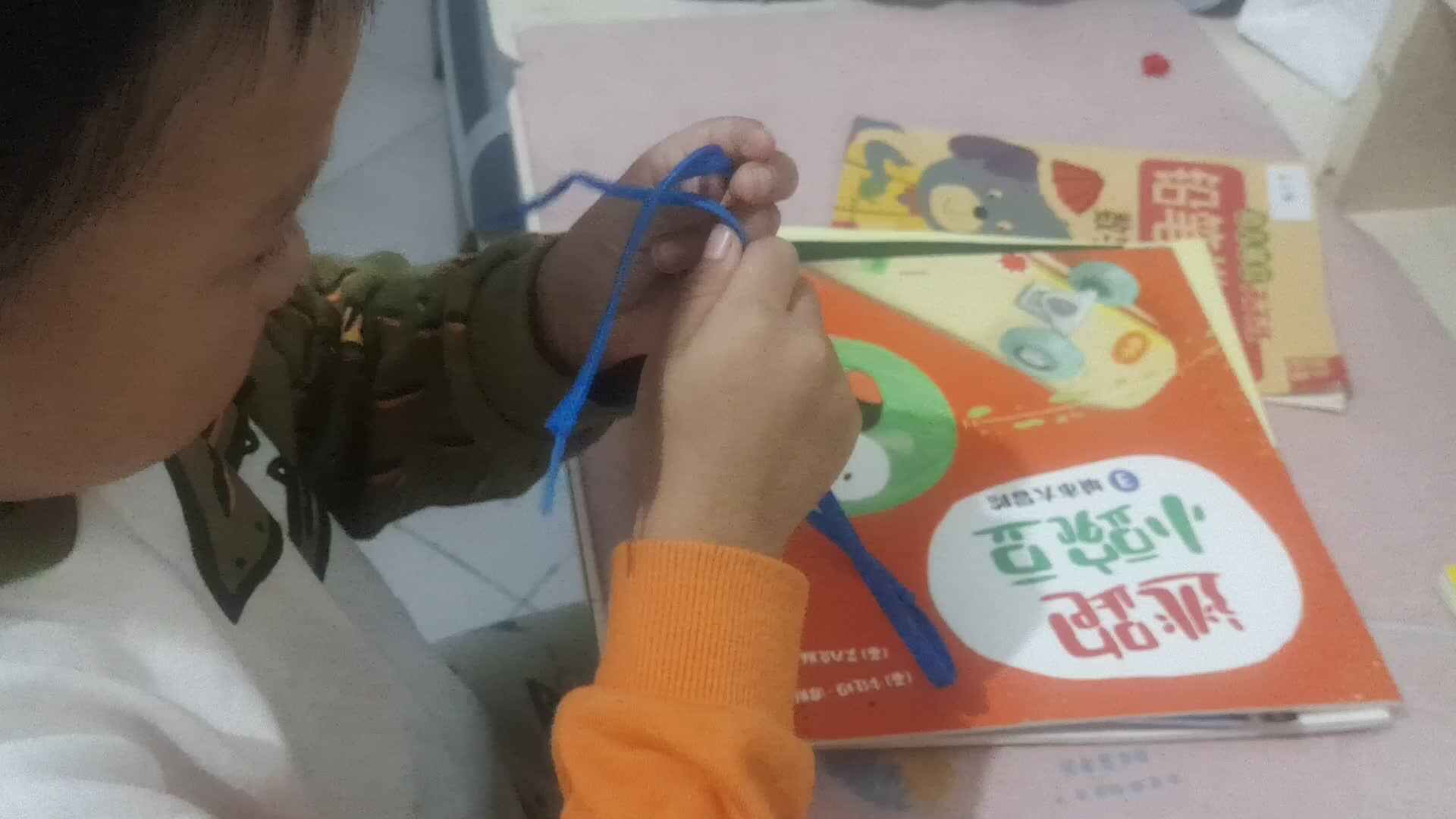 大B班王子扬练习打结
