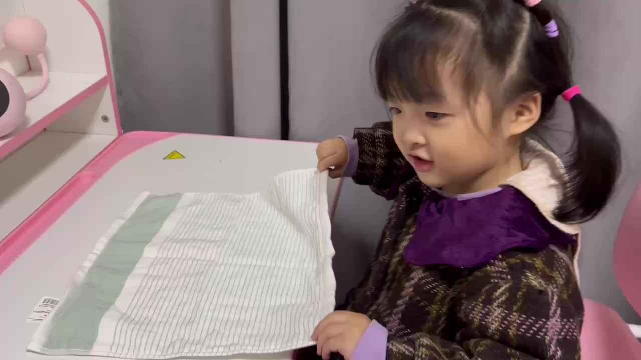 小A班2023.11.14艾琰茹—叠毛巾