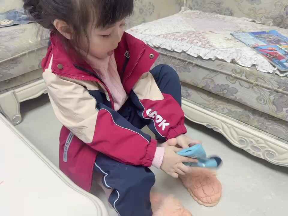 ⁣20231113中B班舒琳芯穿袜子